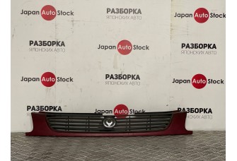 Решітка радіаторна Mazda 323 BA седан, 1994-1997