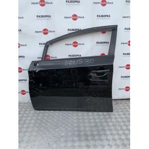 Дверi переднi лiва, права Toyota Prius 30, 2009-2015