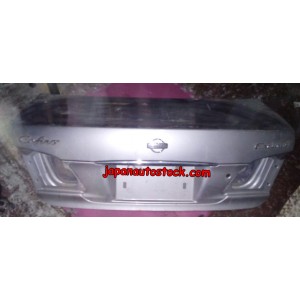 Кришка багажника Nissan Maxima A33 Кришка багажника Nissan Maxima A33