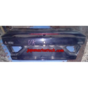 Кришка багажника Mitsubishi Galant